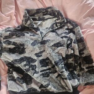 Secret Treasures Multi-Color Fleece Pullover